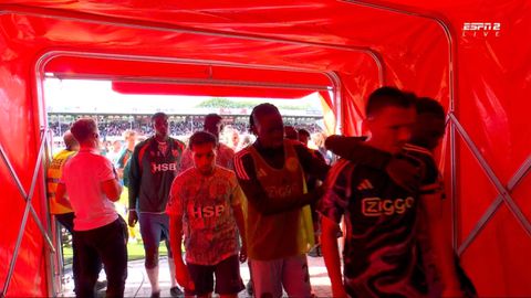 Woeste Ajacied zoekt confrontatie met staflid Volendam: 'Misselijkmakend!'