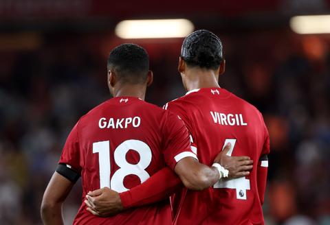 Topvoetballer Virgil van Dijk reageert op opvallende situatie rond goede vriend: 'Dat wil ik'
