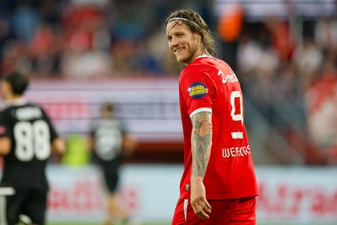 Veelbesproken Oranje-spits Wout Weghorst komt met prachtig nieuws na moeilijke weken