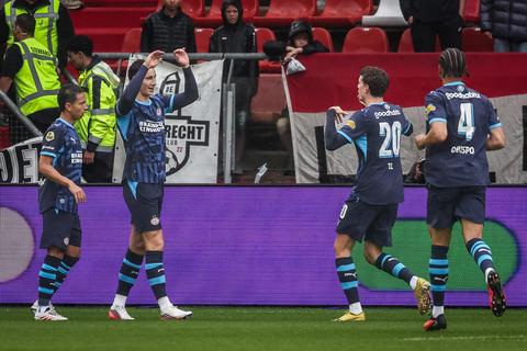 Live Eredivisie | PSV slaat op slag van rust toe en gaat aan de leiding tegen FC Utrecht