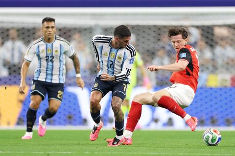 Speler van Argentinië op WK voetbal blijkt met shirtesruil 'een schurk', tegenstander zeer teleurgesteld