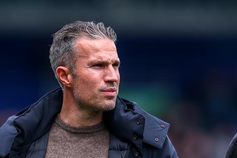 Robin van Persie duikt na ontslag bij Feyenoord op bij compleet andere sport