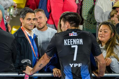 Verloofde premier Rob Jetten om vervelende reden afwezig tijdens troostfinale WK hockey tussen Nederland en Argentinië