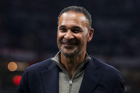 Voetbalicoon Ruud Gullit deelt prachtige beelden op feestelijke dag voor zijn moeder