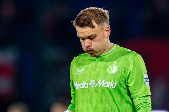 Héél pijnlijk moment voor Timon Wellenreuther: Duitse goalie opnieuw in de fout bij Feyenoord tegen Salzburg