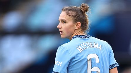 Topvoetbalster Vivianne Miedema krijgt goed nieuws na nieuwe operatie