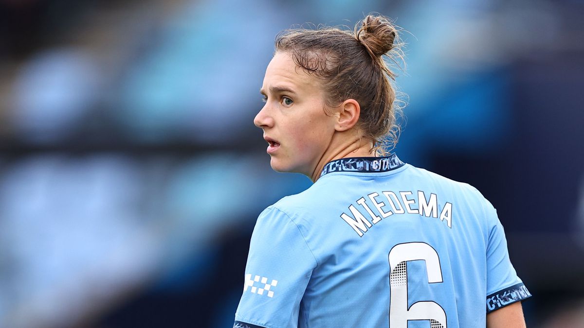 Topvoetbalster Vivianne Miedema krijgt goed nieuws na nieuwe operatie