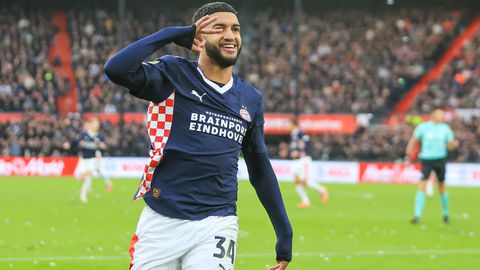 PSV-trainer Peter Bosz lacht om lofzang voor Ismael Saibari: 'Was vijf weken geleden nog héél anders'