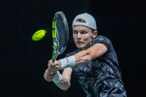 Toptennisser Jesper de Jong vol ongeloof na 'schandalige' actie van collega: 'Hij zoekt de grenzen op'