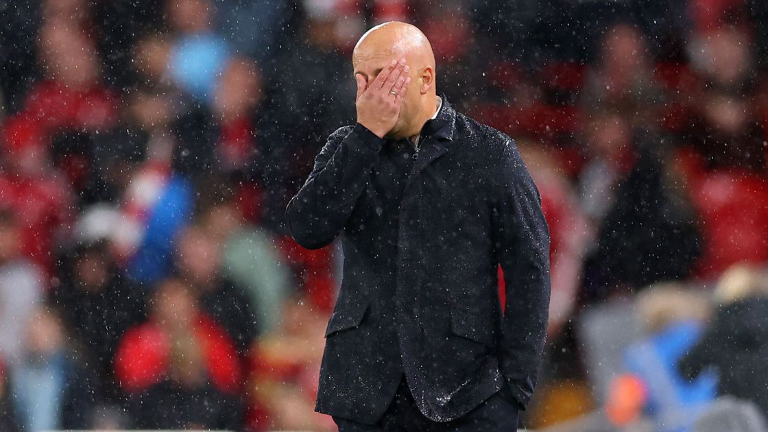 Oud-trainer kraakt Arne Slot keihard af: 'Hij maakt het heel moeilijk voor zichzelf'