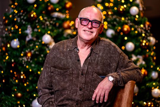 René van der Gijp onthult hilarisch tafereel in kleedkamer: ‘Die is bijna gescheiden van zijn vrouw’