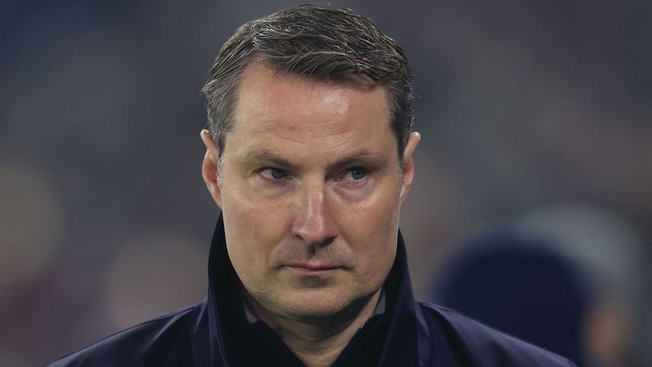 Feyenoord-trainer Brian Priske kijkt ogen uit tegen MVV: 'Dit heb ik nog nooit meegemaakt'