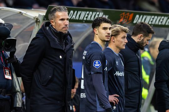 Zoon van Feyenoord-trainer Robin van Persie maakt opvallend Eredivisie-debuut: Shaqueel (19) zorgt direct voor opschudding