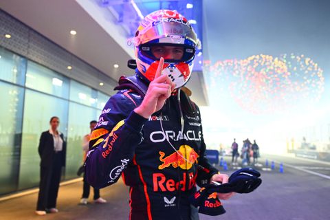 'Perfecte' Max Verstappen profiteert optimaal van fouten McLaren: 'Je kan hem nooit afschrijven'