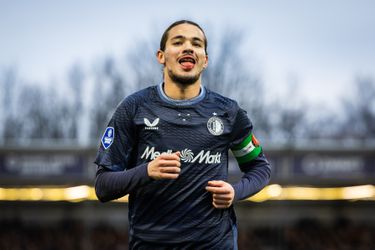 Bibberend Feyenoord voorkomt diepe crisis: ploeg van Robin van Persie komt met de schrik vrij bij Telstar