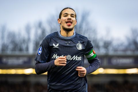 Bibberend Feyenoord voorkomt diepe crisis: ploeg van Robin van Persie komt met de schrik vrij bij Telstar