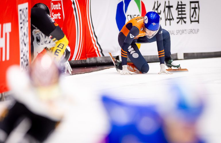 Shorttrackster Xandra Velzeboer krijgt harde klap te verwerken: hele weekend zonder individuele medaille in Dordrecht