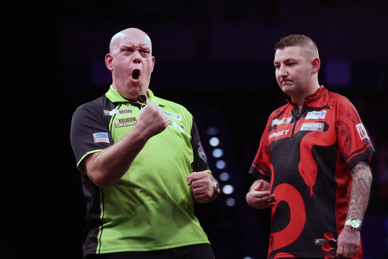 'Onderschatte' darter bereikt WK-kwartfinale en gooit alle frustraties eruit: 'Ik krijg totaal geen respect'