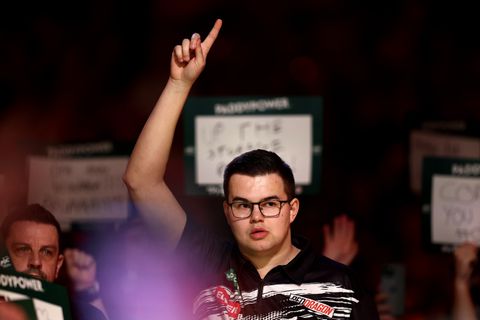 Topdarter Gian van Veen stipt aan waar hij 'niet tevreden' over is na bereiken kwartfinale WK