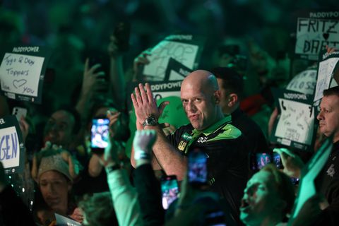 Schrale troost voor Michael van Gerwen na exit WK darts: dit bedrag aan prijzengeld krijgt de Nederlandse topper