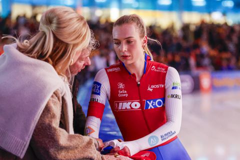 Schaatsicoon Marianne Timmer leeft ontzettend mee met Joy Beune: 'Ik heb een traantje weggepinkt'