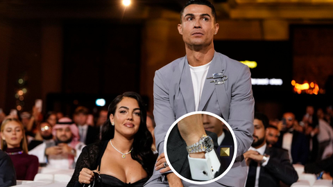 Stervoetballer Cristiano Ronaldo (40) steelt de show met peperduur horloge op prestigieus gala