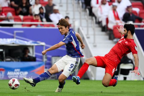 Ayase Ueda tegen Bahrein