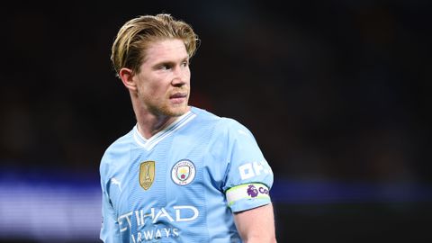 Kevin De Bruyne loert op Ryan Giggs en Cesc Fabregas, Manchester City wint overtuigend van Burnley