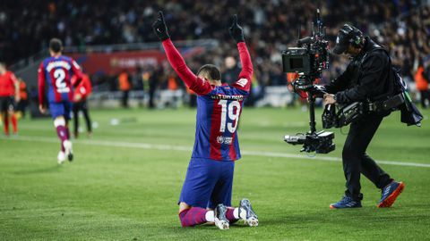 FC Barcelona wint van Osasuna door eerste doelpunt winteraanwinst Vitor Roque (18)