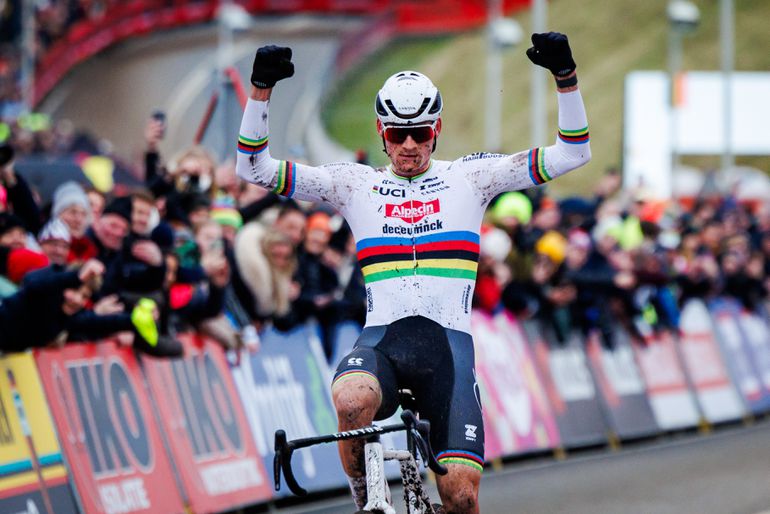 Mathieu van der Poel als 'veruit de grootste favoriet' naar WK veldrijden in Liévin