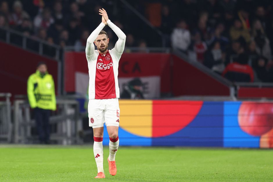 'Ajax teleurgesteld in Henderson: aanvoerder niet meer voor rede vatbaar en dreigt met werkweigering'