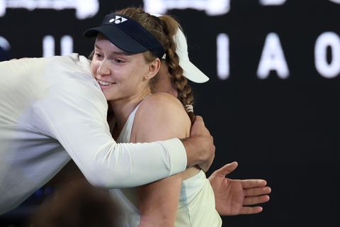 Prijzengeld Australian Open | Elena Rybakina harkt enorm bedrag binnen na finale tegen Aryna Sabalenka