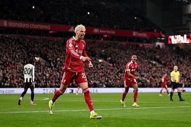 Arne Slot boekt felbegeerde zege met Liverpool in Premier League, tranen bij doelpuntenmaker na inktzwarte periode