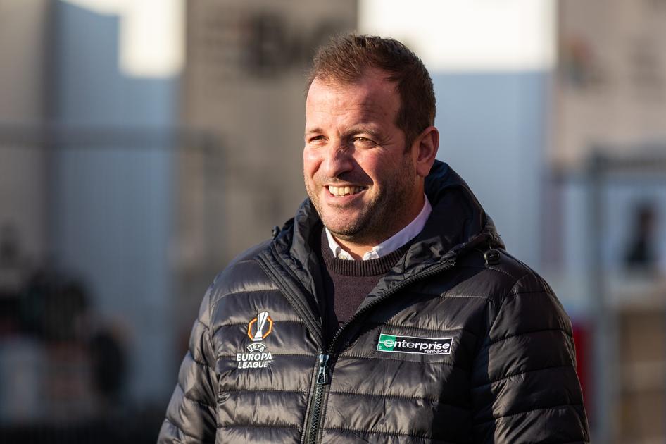 Voetbalicoon Rafael van der Vaart blikt terug op vulgair moment met ...