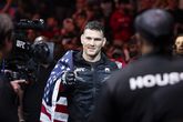 Chris Weidman voor zijn partij tegen Bruno Silva

© GettyImages