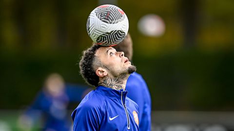 Geen Quilindschy Hartman in Oranje op EK, maar welke linksback dan wel?