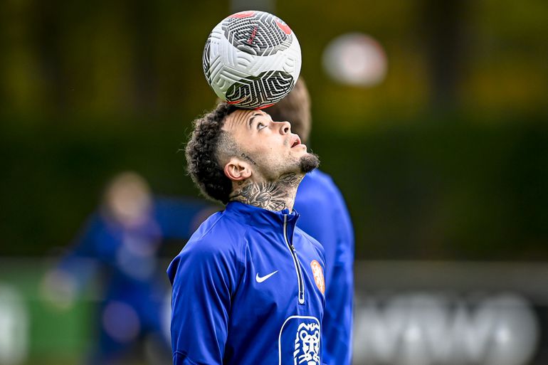 Geen Quilindschy Hartman in Oranje op EK, maar welke linksback dan wel?