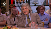 Johan Derksen moest bij Vandaag Inside toekijken hoe oude uitspraken van hem werden opgerakeld. ©Talpa