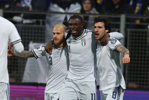 Live WK-kwalificatie | Italië wacht hels karwei na rode kaart, Turkije heeft het moeilijk met Kosovo