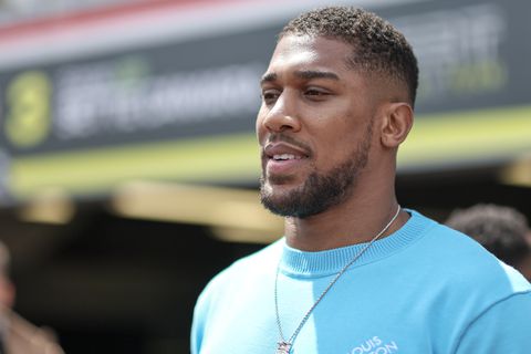 'Topbokser Anthony Joshua voert gesprekken met Londense voetbalclub voor investering'