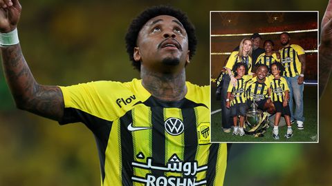 Geliefde Sem Smit deelt prachtige beelden van groot feest met Steven Bergwijn en kinderen