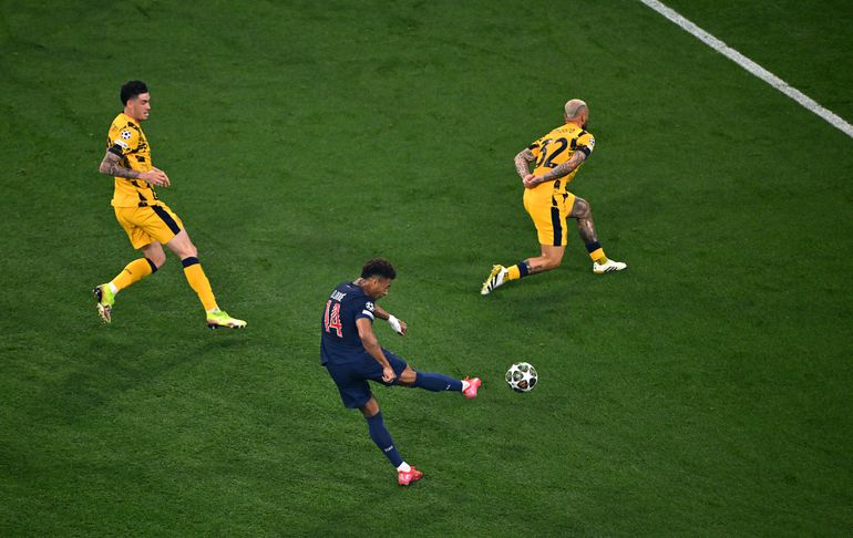 Live Champions League | PSG walst in stijl over Inter heen,Denzel Dumfries dieper in de problemen