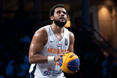 Gouden olympisch atleet valt op in tv-programma's vanwege looks: 'Ik heb zeker een oogje op jou'