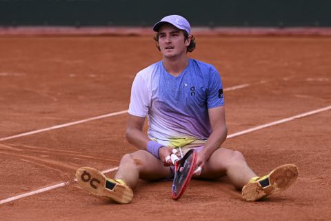 Tenniswereld onder indruk van 'nieuwe superster': 'Dan slaat hij iemand volledig achter het behang'