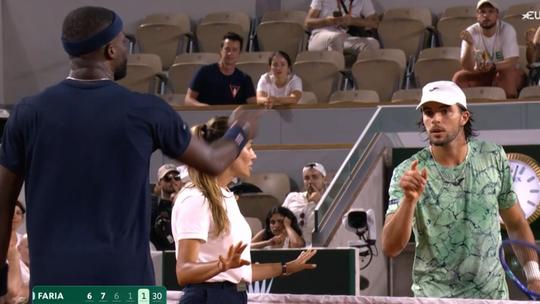 Bekvechtende tennissers moeten uit elkaar worden gehouden op Roland Garros: 'Je bent respectloos'