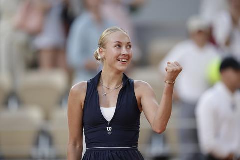 Tennissende vriendin van Tallon Griekspoor zorgt voor grote stunt tegen titelhoudster op Roland Garros