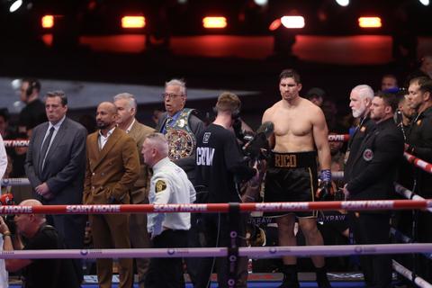 Rico Verhoeven krijgt dringend advies van vechtsporticoon: 'Je hoeft dat niet te zeggen'