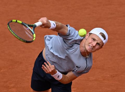 LIVE Roland Garros | Jesper de Jong moet vol in de achtervolging tegen tennistopper Alexander Zverev