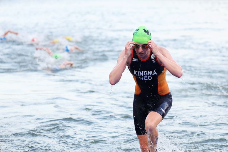 Triatlete Maya Kingma maakt sterke indruk, maar kan niet stunten op Olympische Spelen