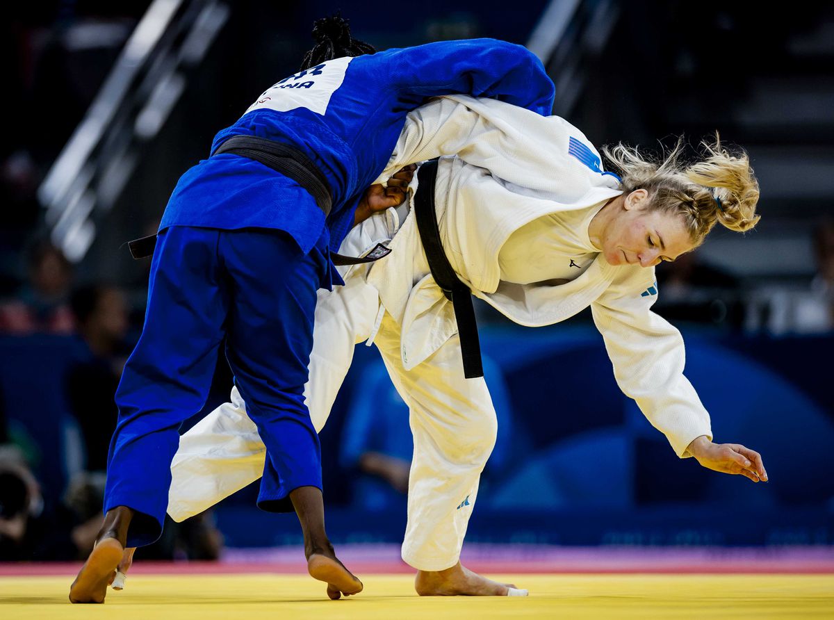 Pikante ontmoeting komt er niet: 'Italiaanse' judoka Kim Polling met rughernia onderuit op Olympische Spelen